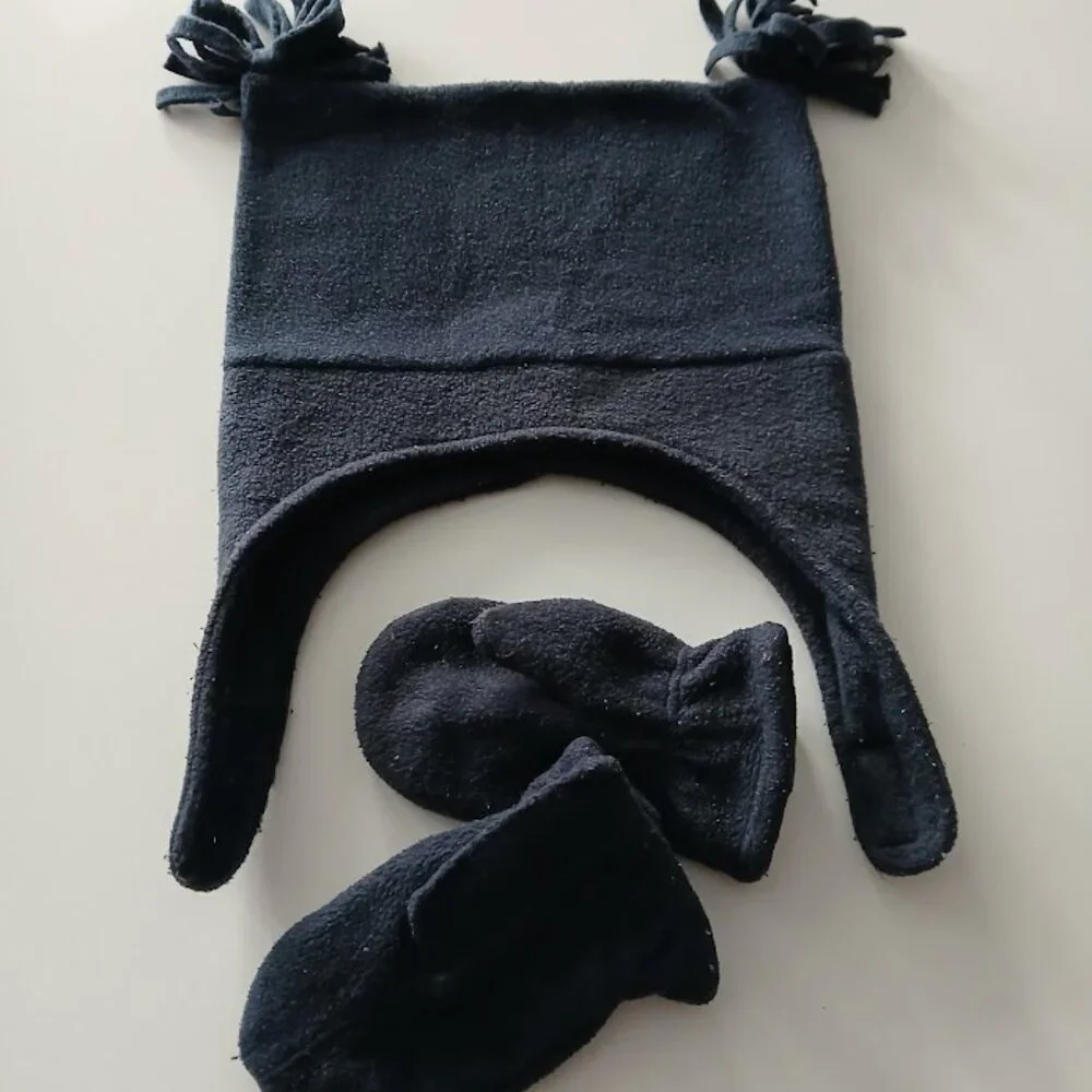 Baby Gap Hat and Mittens - 12 - 18 months